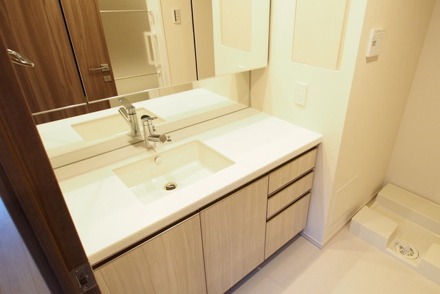 washroom.jpg